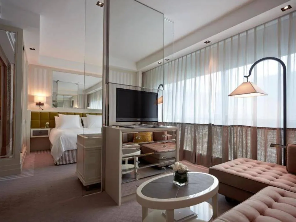 A Deluxe Room at Lanson Place Hong Kong
