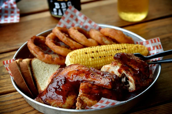 Lil Piggy's BBQ is one of the best Coronado restaurants.