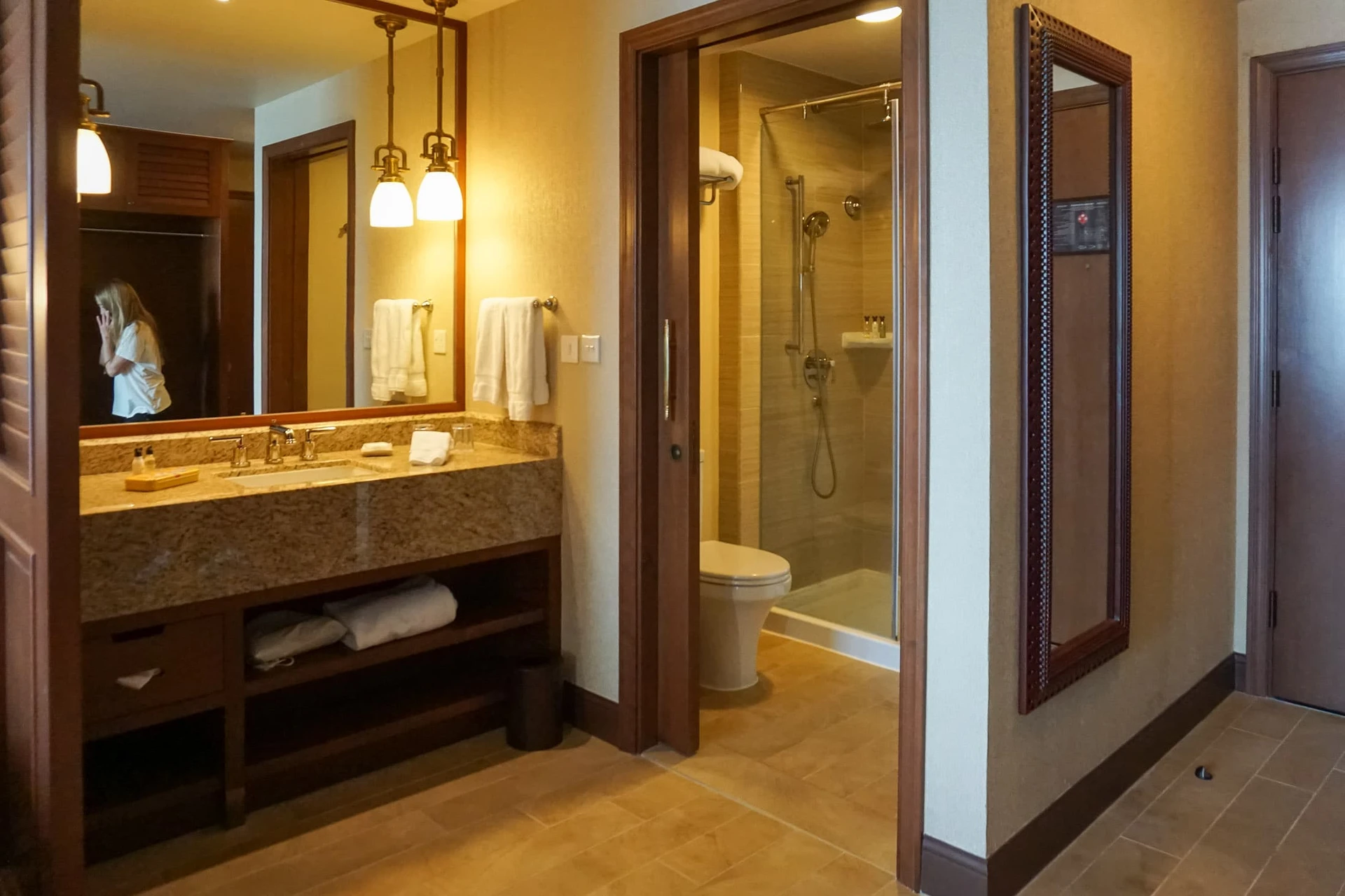 Bathroom at Disney Explorers Lodge, Hong Kong Disneyland
