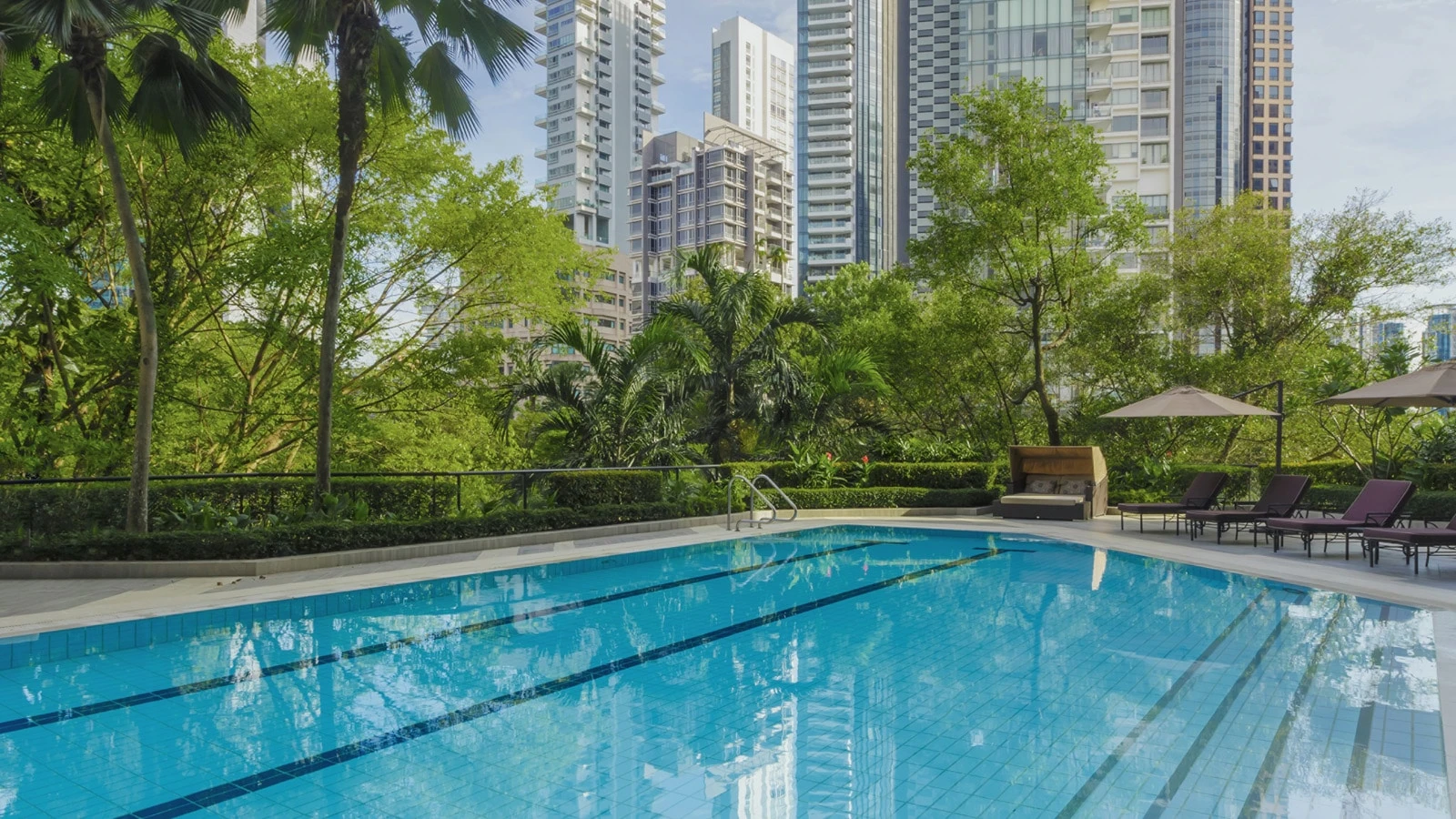 Fitness pool at Four Seasons Singapore
