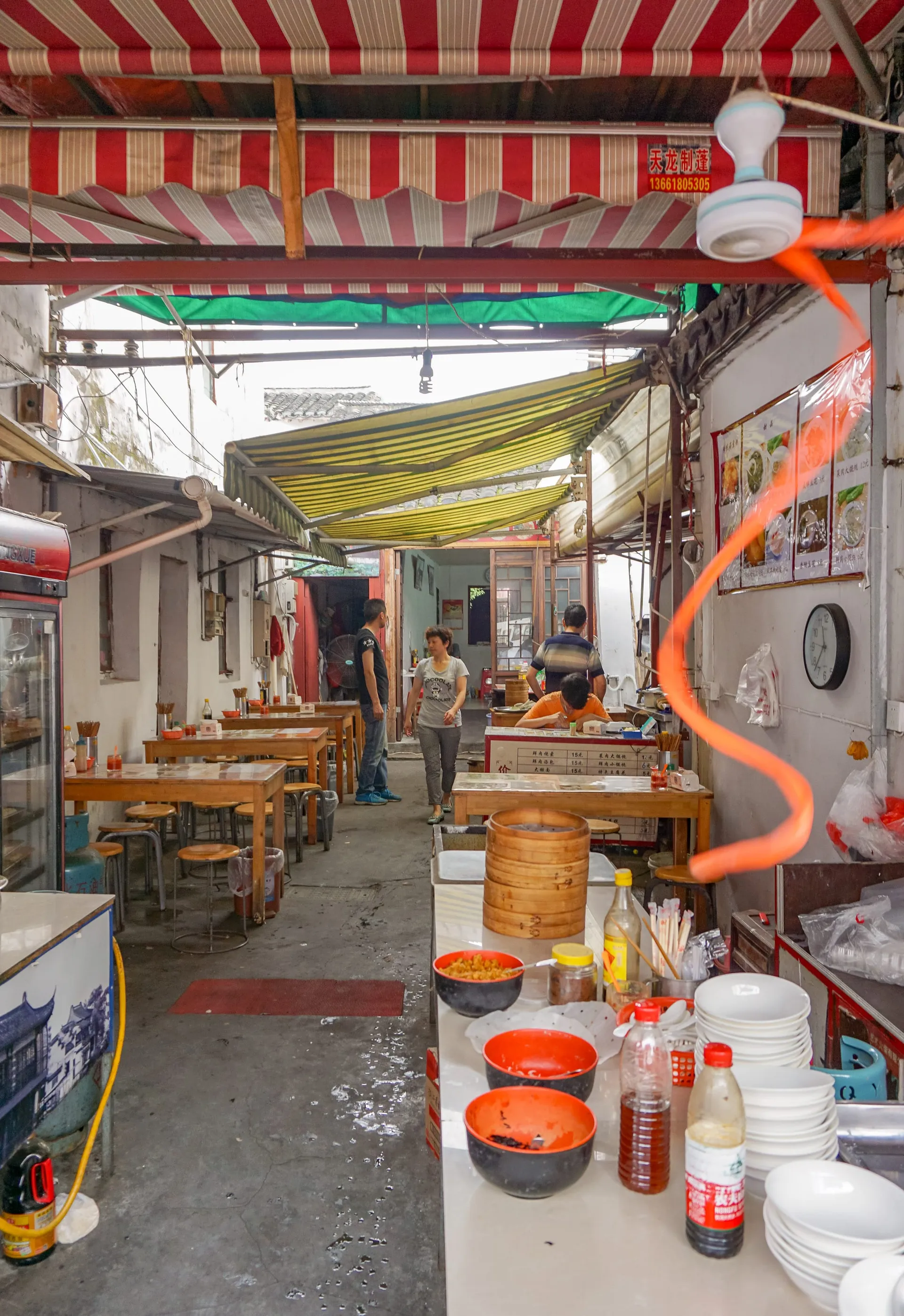 One of the various street food vendors at Zhujiajiao water town, China