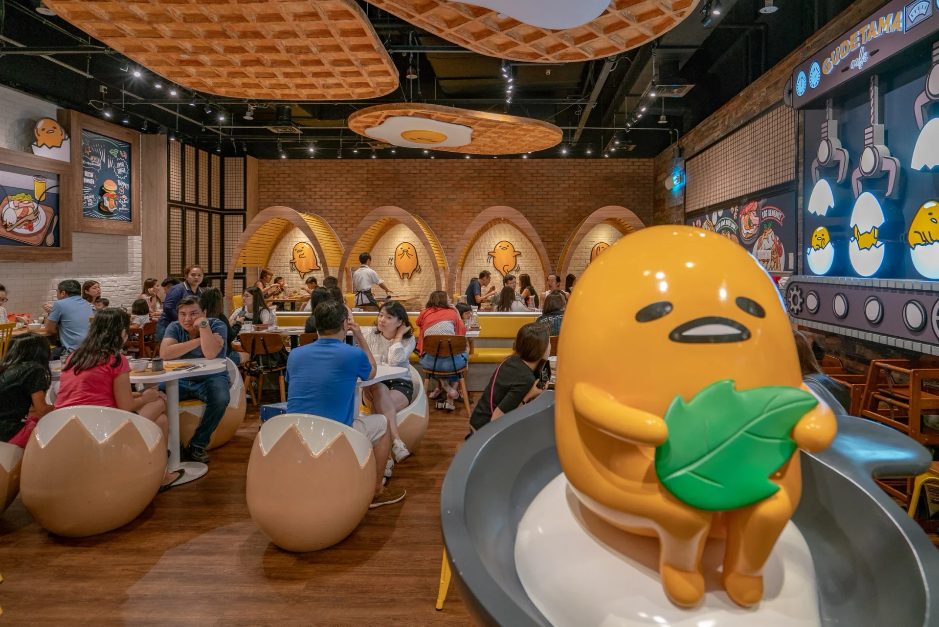 A review of the Singapore Gudetama Cafe.