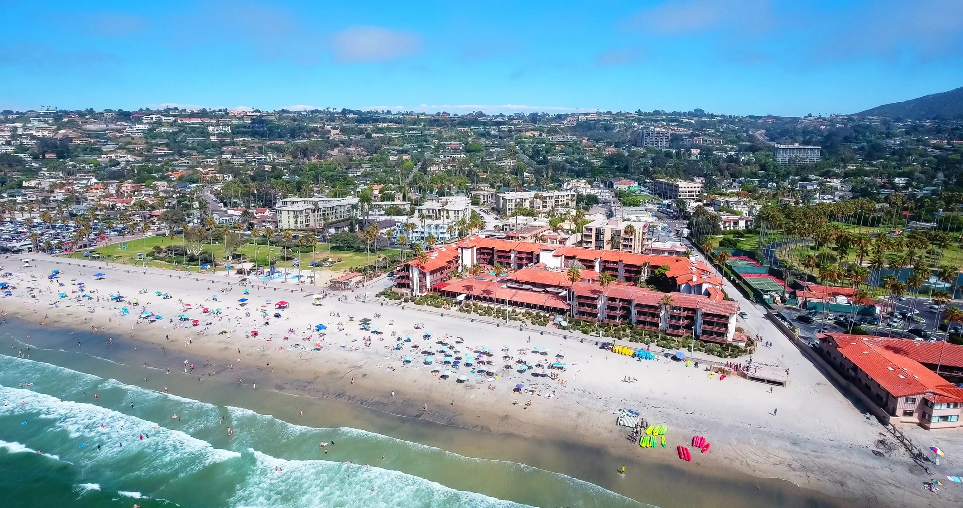 Aerial view of beachfront La Jolla Shores Hotel, a popular kid-friendly San Diego hotel