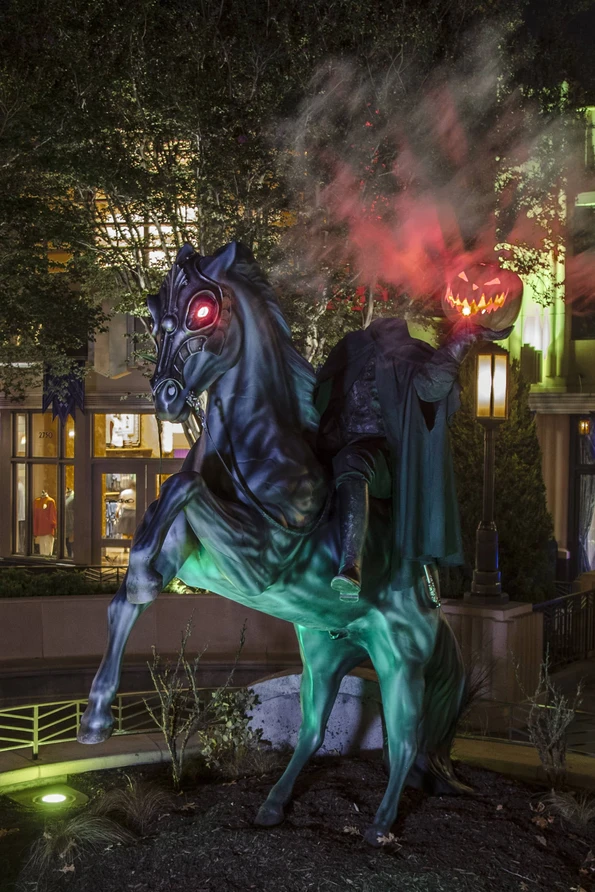 Disneyland Halloween: Headless horseman
