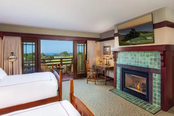 Palisade Queen room interior