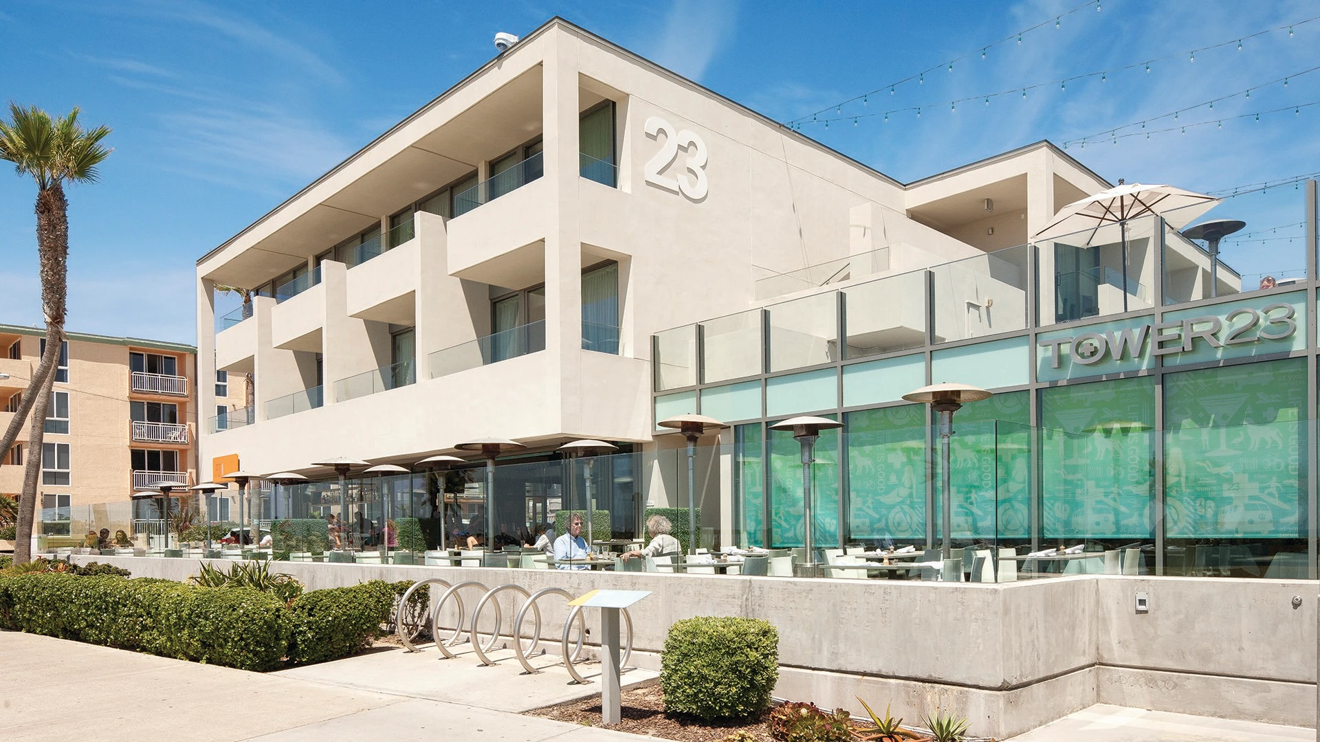 JRDN restaurant patio in Pacific Beach