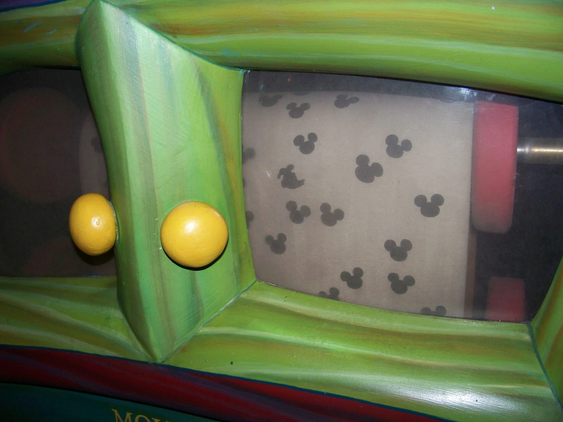 Hidden Mickeys Disneyland: Mickey's Piano