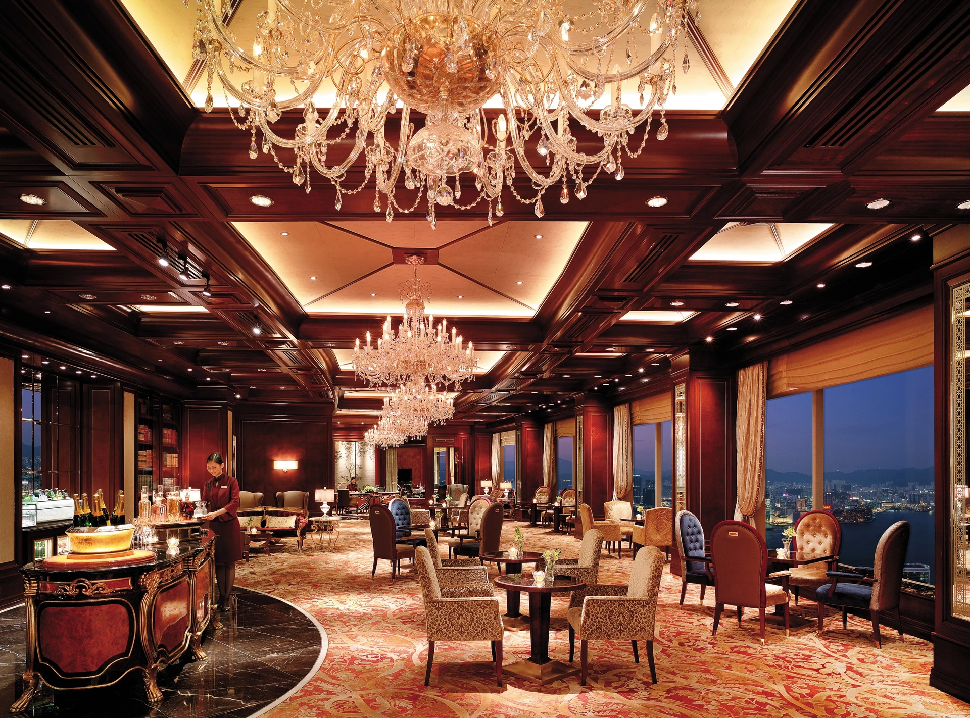 Horizon Club at Island Shangri-La Hong Kong luxury hotel