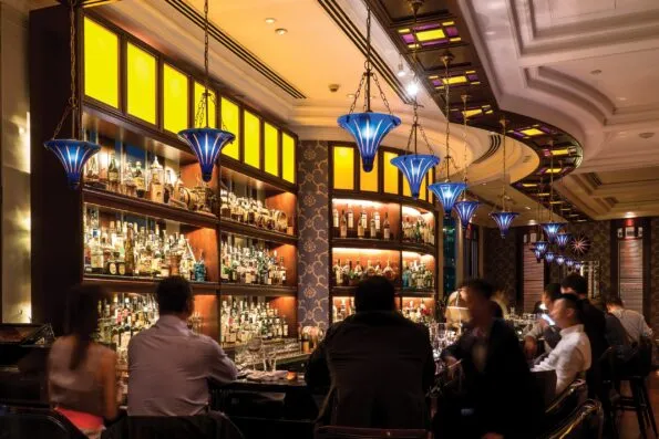 Lobster Bar and Grill at Island Shangri-la Hong Kong hotel