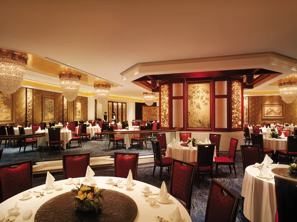 Summer Palace restaurant at Island Shangri-la Hong Kong