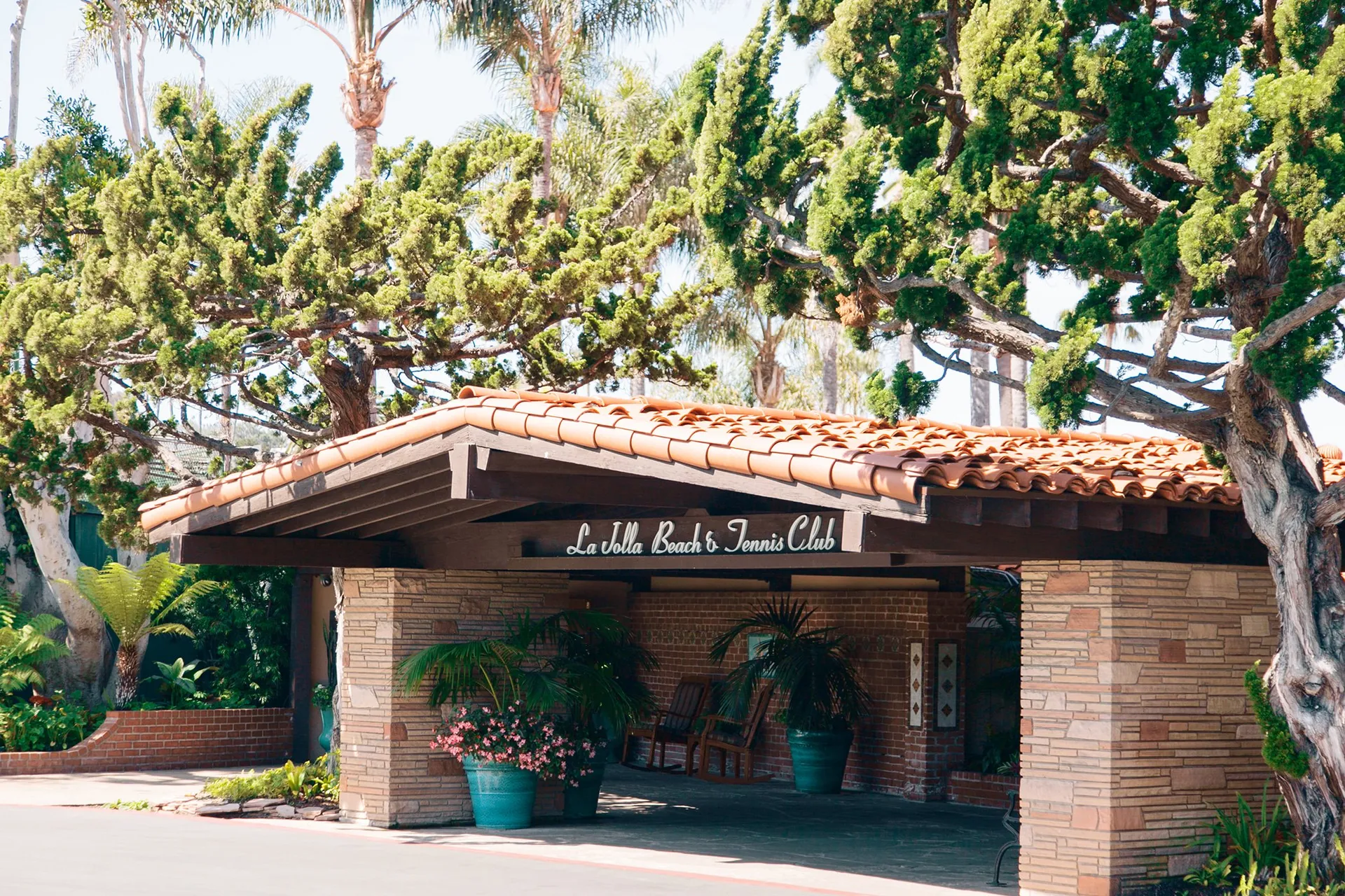 Entrance to La Jolla Beach and Tennis Club