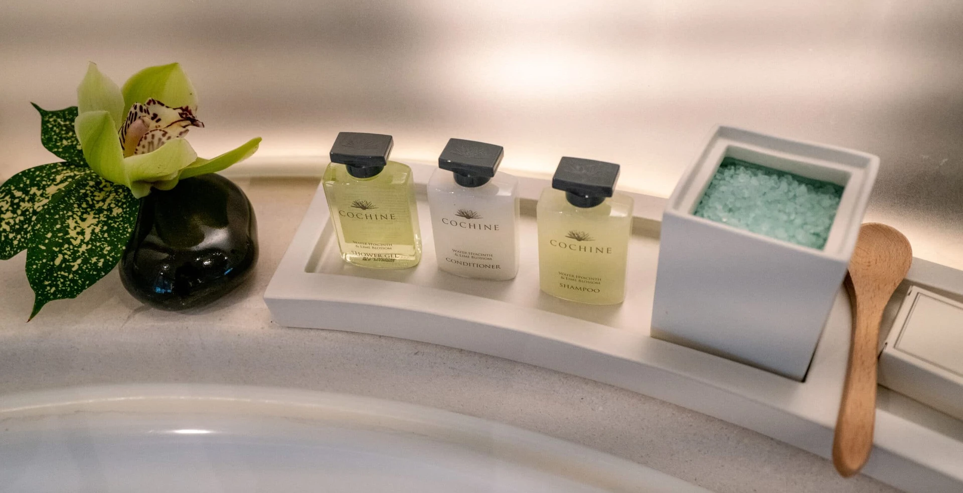 Bath amenities at The Landmark Mandarin Oriental, Hong Kong