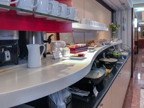 American Airlines Admirals Club food at Mexico City airport