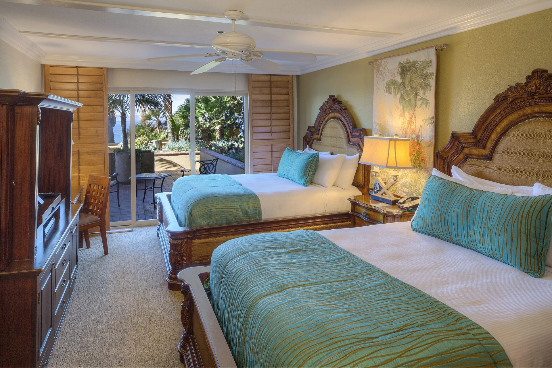 Pacific Terrace Hotel San Diego family suite