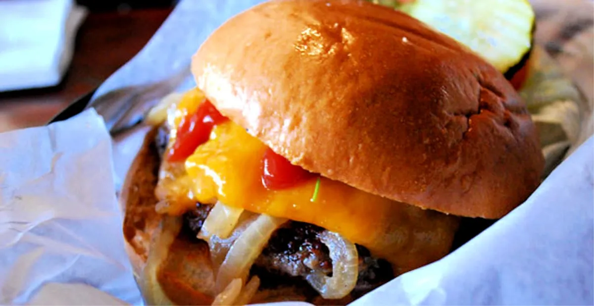 Best Little Italy restaurants: Waterfront Bar