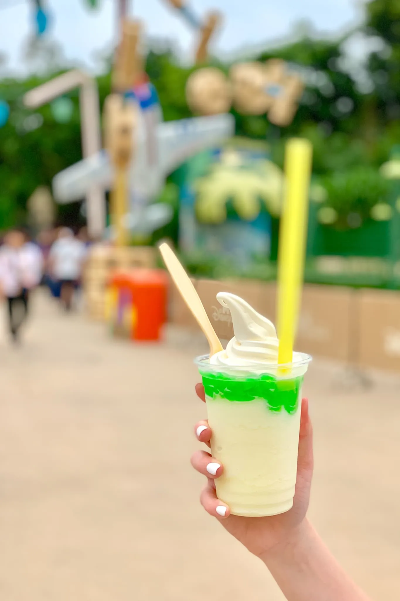 Hong Kong Disneyland's Dole Whip equivalent dessert