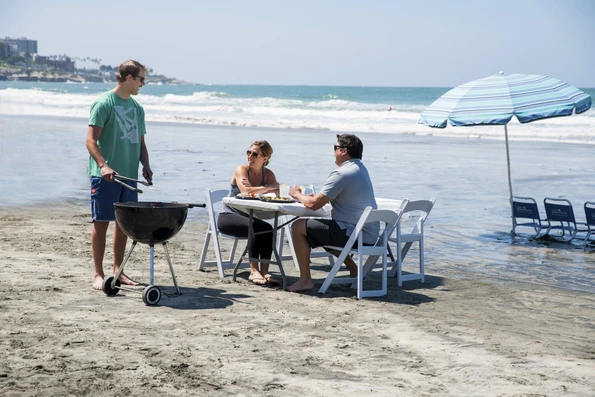 A beach barbecue at La Jolla Shores Hotel