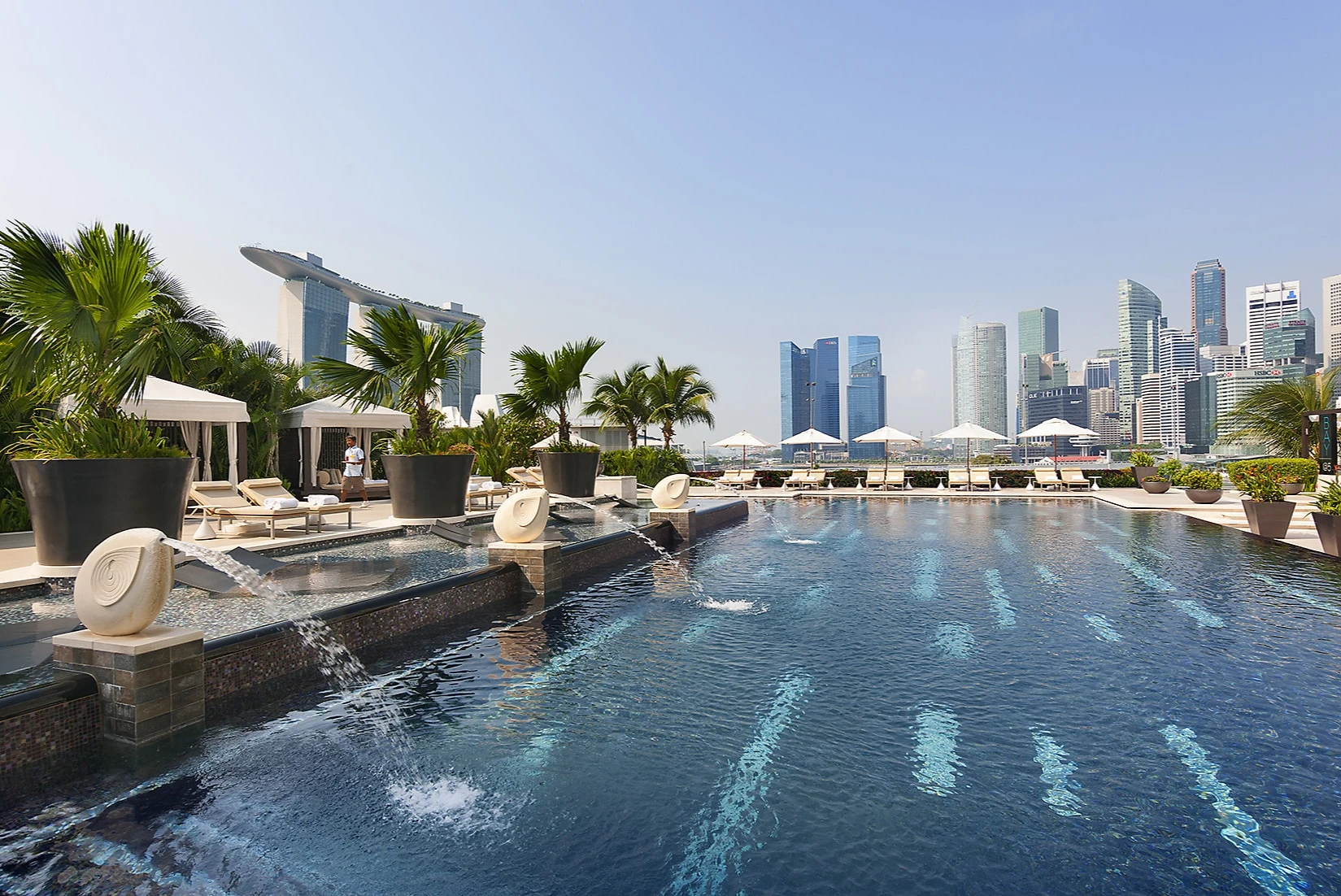 Mandarin Oriental Singapore's fantastic outdoor pool which overlooks Marina Bay.