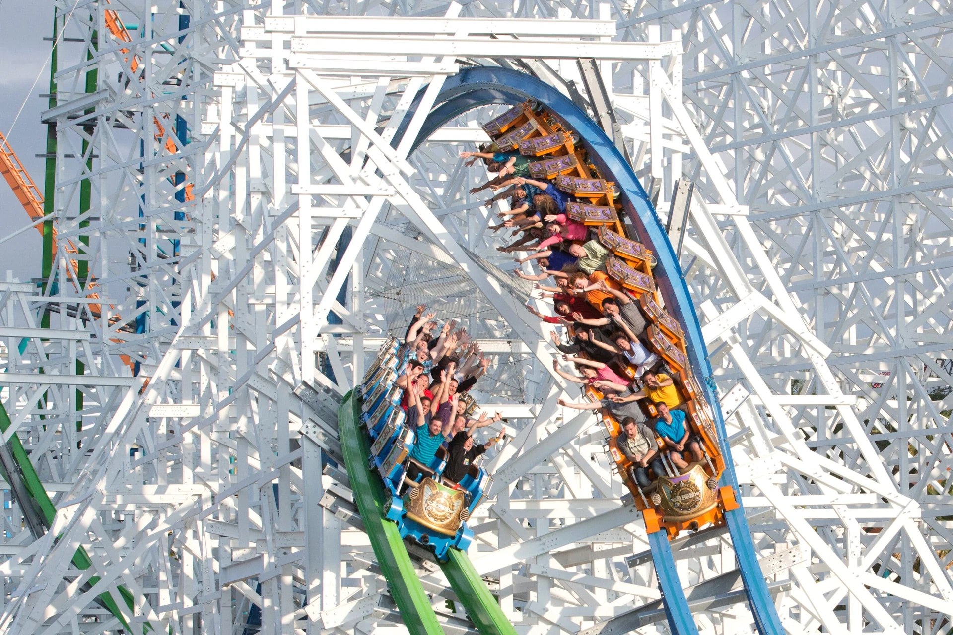 Guide to Six Flags Magic Mountain including best rides, discount tickets and more.