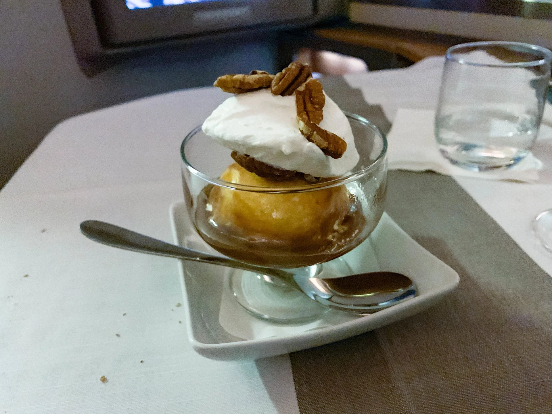 Ice cream sundae on American Airlines flight 182 from HKG-LAX in first class