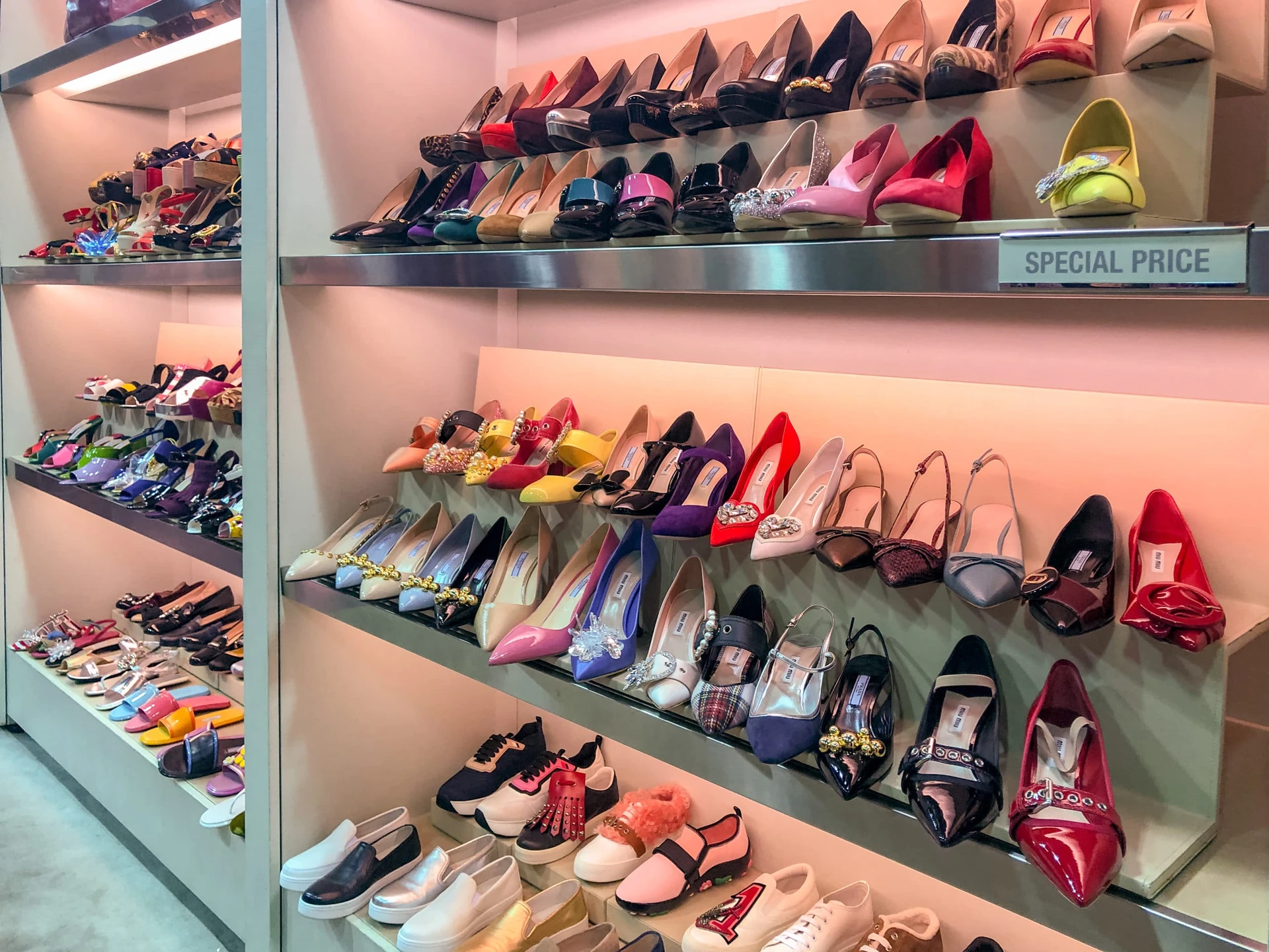 Hong Kong shopping: Prada Outlet (Space)