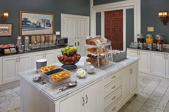 free breakfast buffet at Glorietta Bay Inn