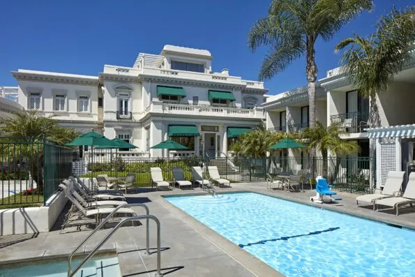 The outdoor pool at Glorietta Bay Inn