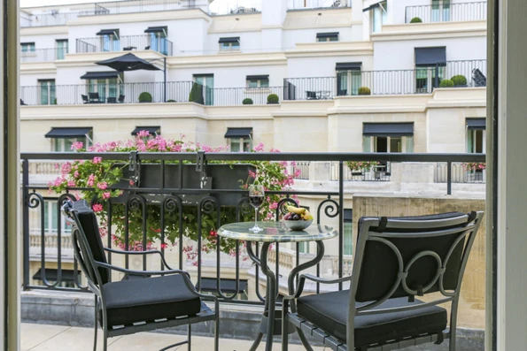 Four Seasons Paris Deluxe room terrace.