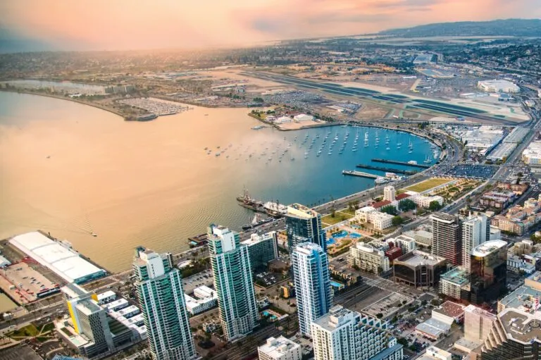 Find the best hotels near San Diego Airport with free shuttles, pools, club lounges and more.