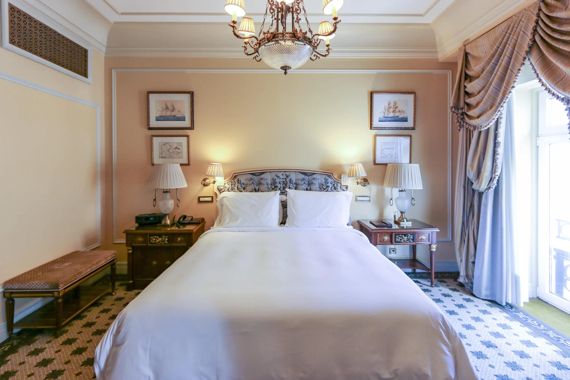 Bedroom of a Deluxe Suite at Hotel Grande Bretagne