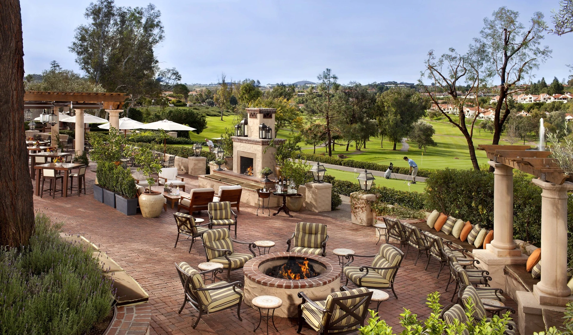 The outdoor patio and fireplace at Veranda restaurant