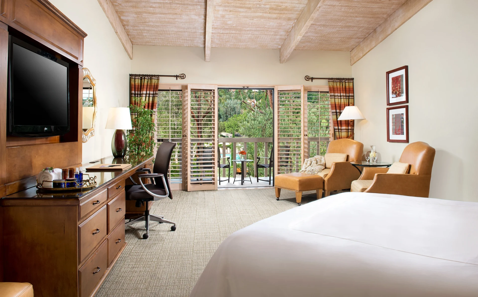 Sereno guest room interior at Rancho Bernardo Inn