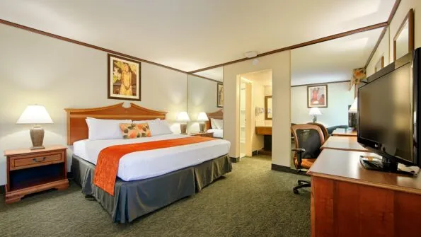 King guest room interior