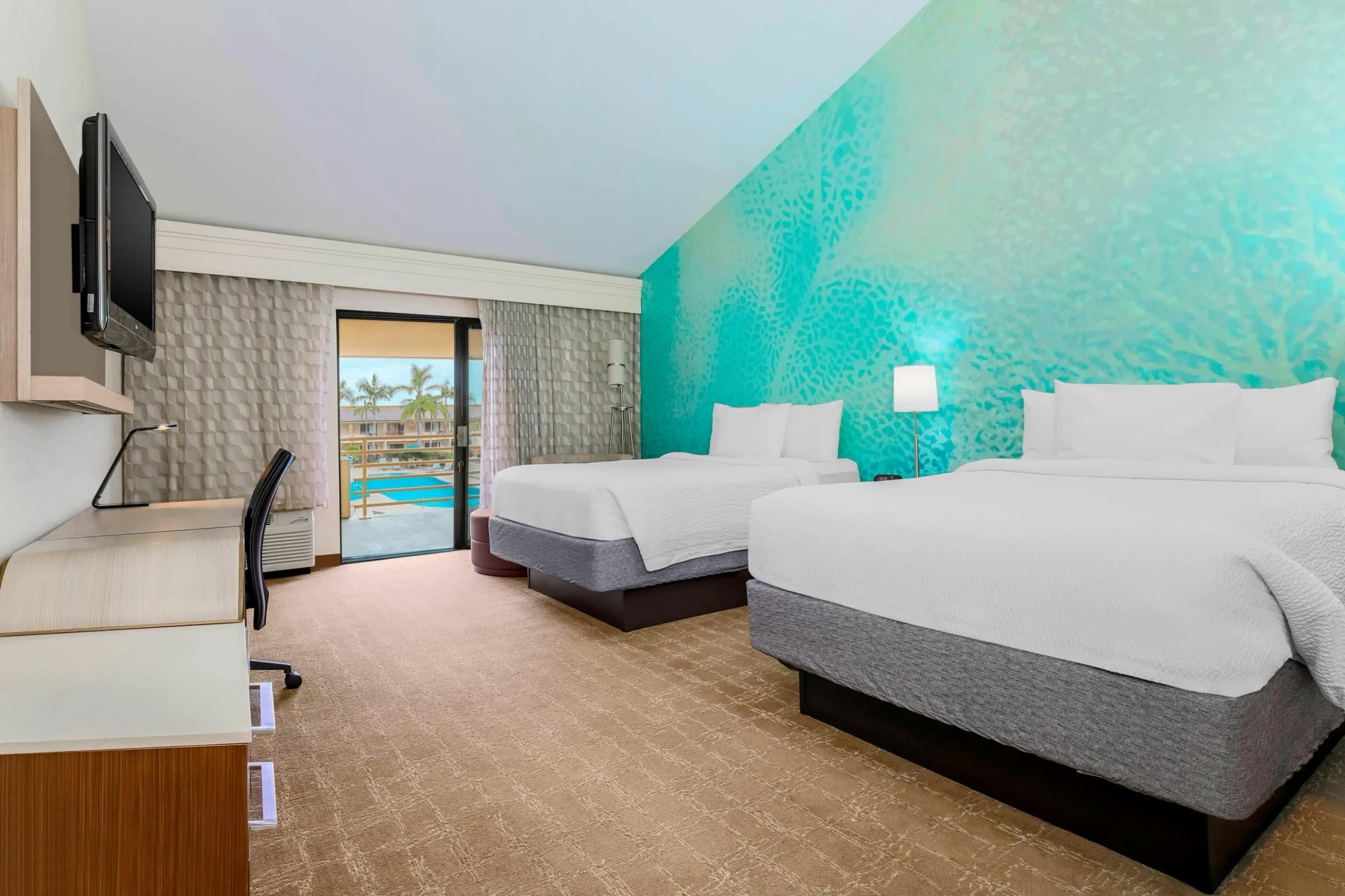 Courtyard by Marriott Solana beach double queen room.
