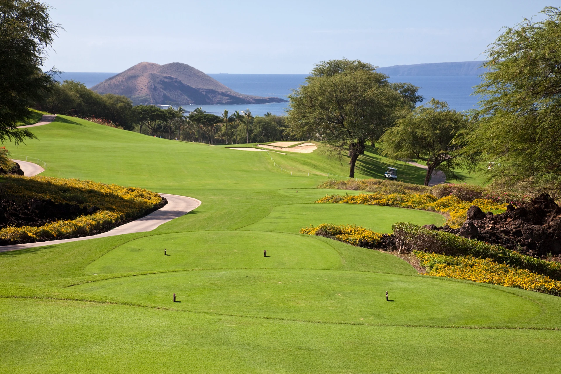 Golf course with ocean backdrop in Wailea