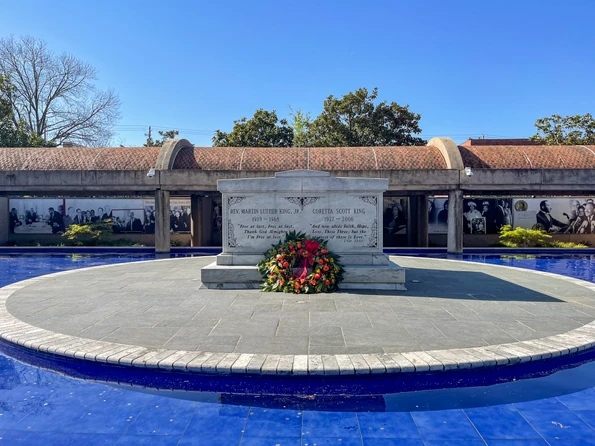 The memorial fountain with a wreath at Martin Luther King Jr. National Historical Park.