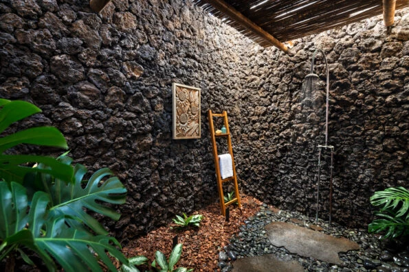 The fabulous outdoor guest room shower at Four Seasons Hualalai.