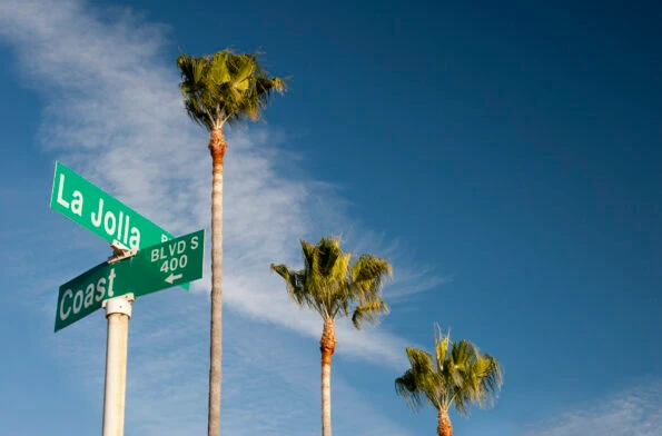 The La Jolla Boulevard and Coast Boulvard intersection.