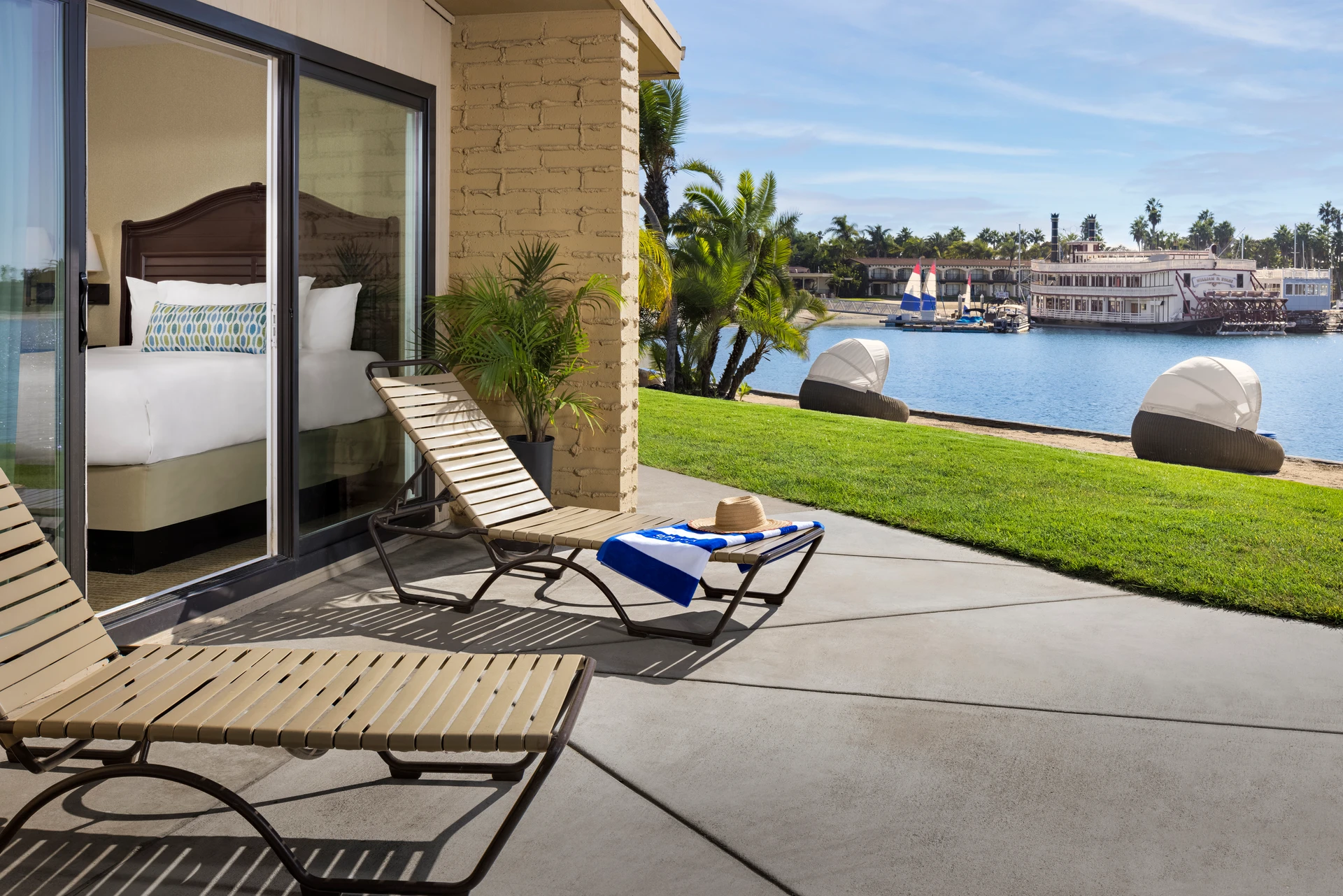 bahia resort bayfront queen room