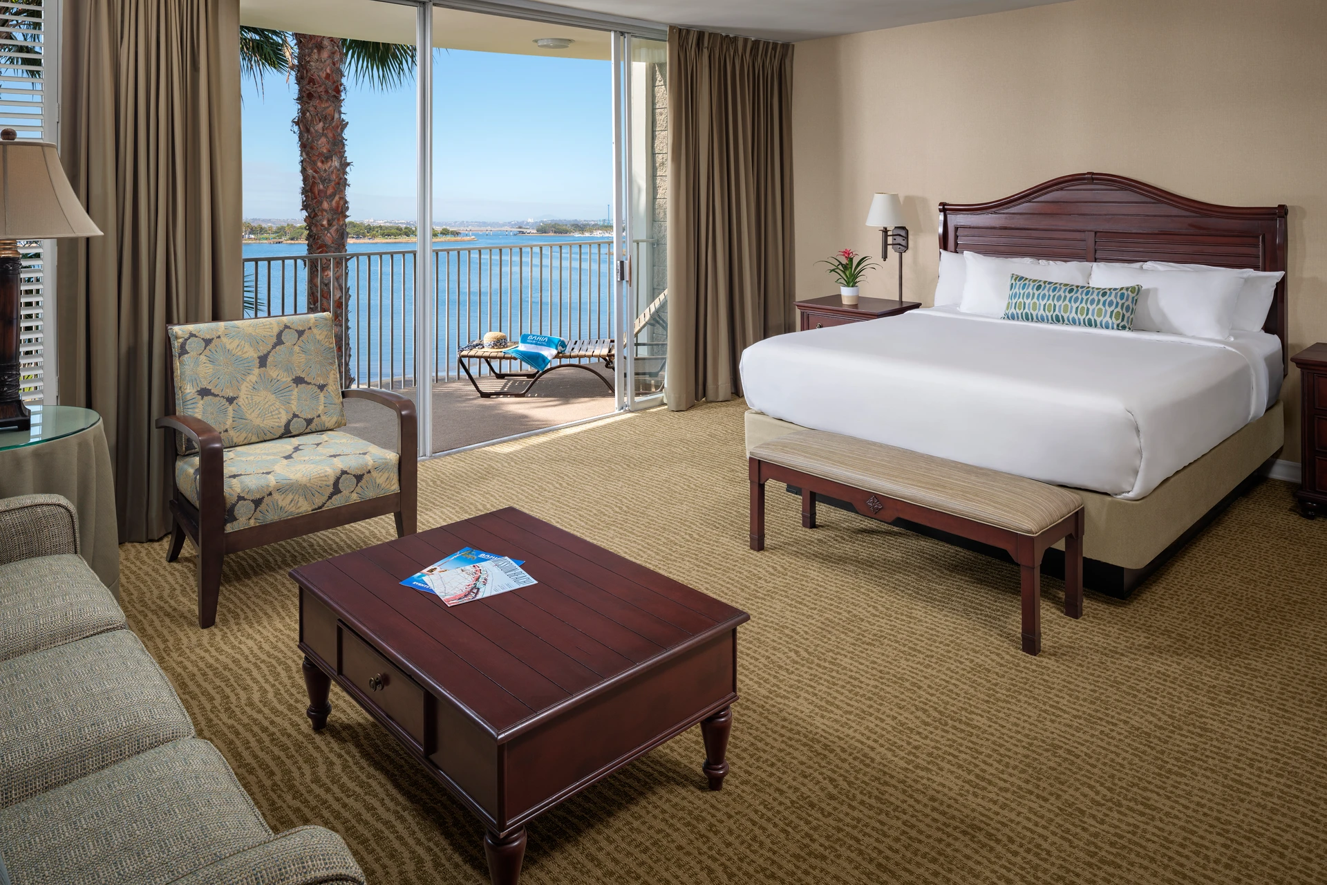 Bayview Tower king room interior