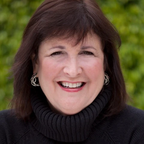 Caron Golden headshot