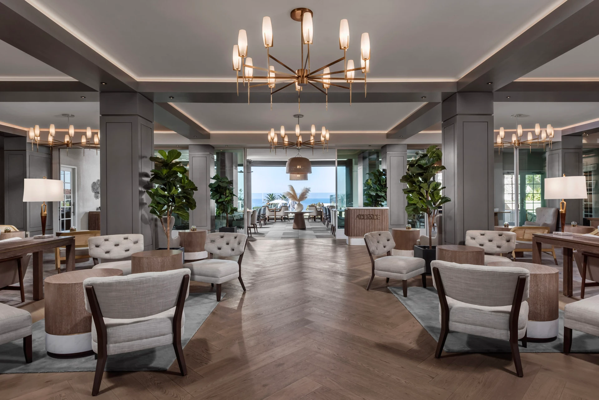 L'Auberge Del Mar open lobby seating with entrance to Adelaide.