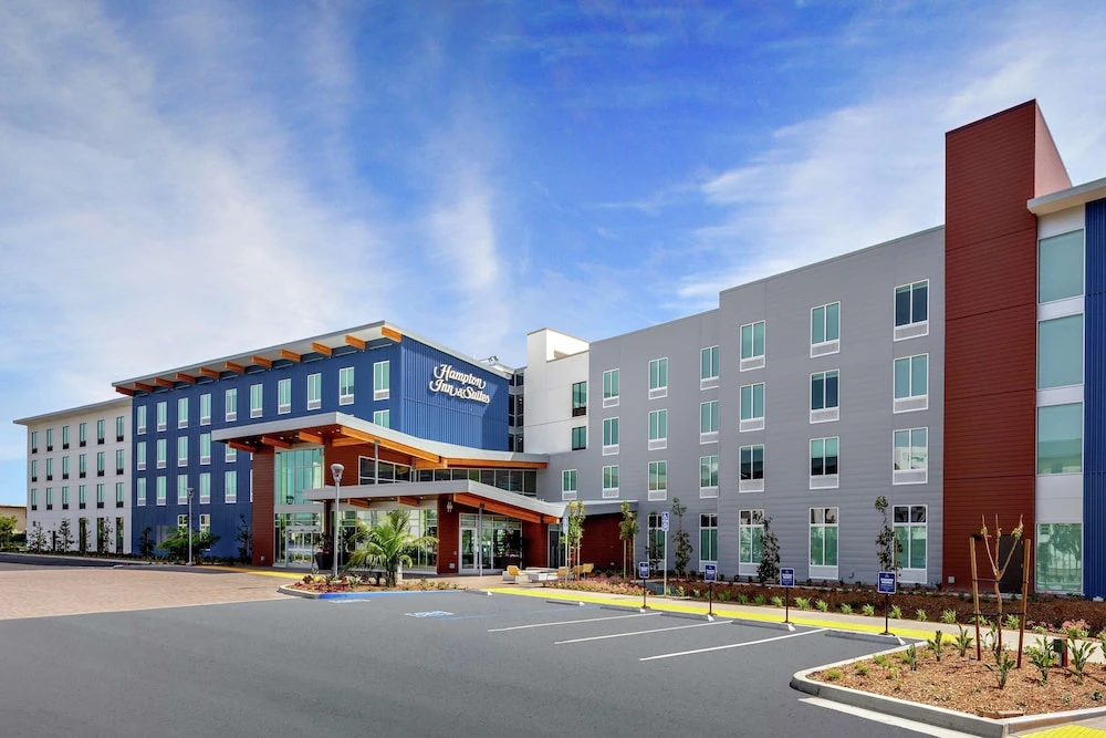 Hampton Inn & Suites San Diego Airport Liberty Station by Hilton